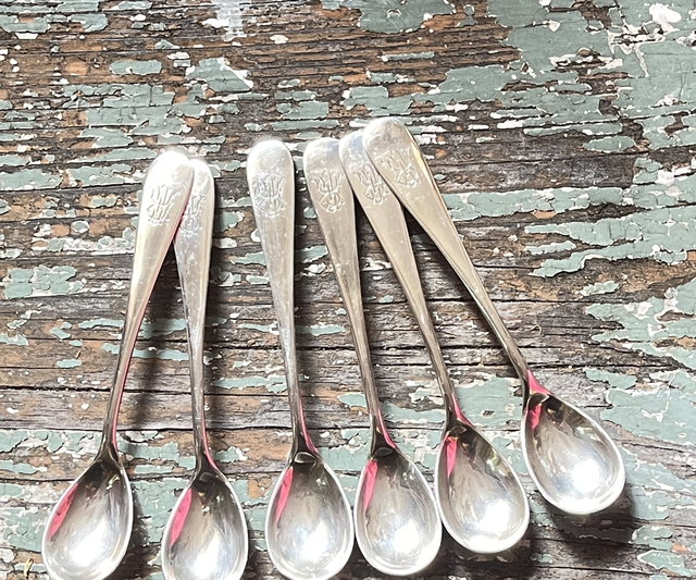 Set von 6 x kleinen, versilberte Löffel mit Initialien