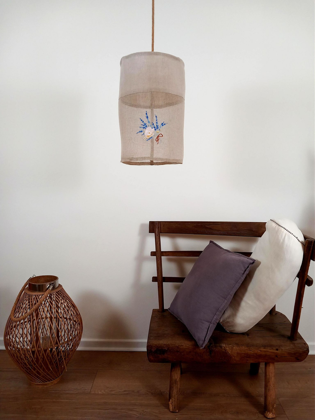 Abat-jour plafonnier en lin et voile de lin brodé lavande et rose- Diamètre 25 cm