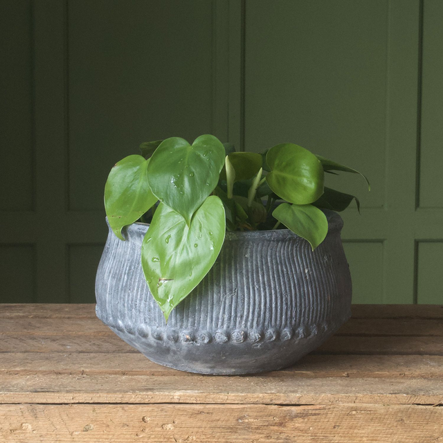 Ribbed Grey planter
