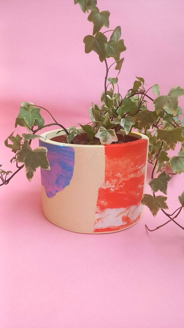  Osłonka na doniczkę, beżowa doniczka, kolorowe lastryko