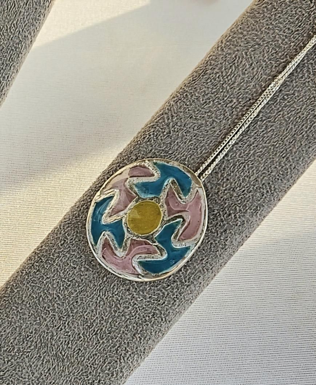 "In a round" necklaces