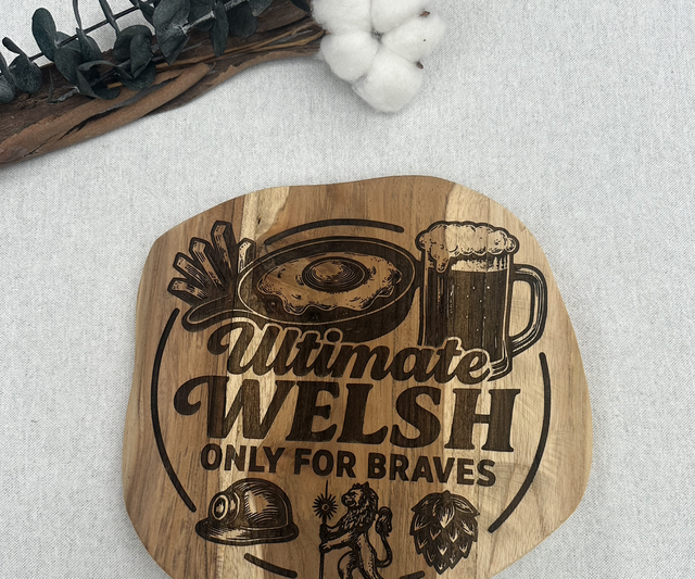Sous-plat en bois pour poêlon de Welsh – Personnalisable