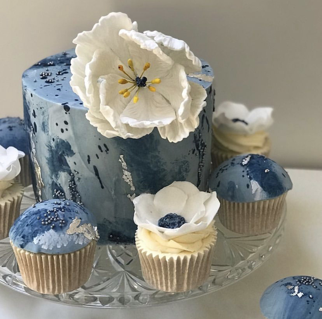 2023 online blue marble splatter cake 