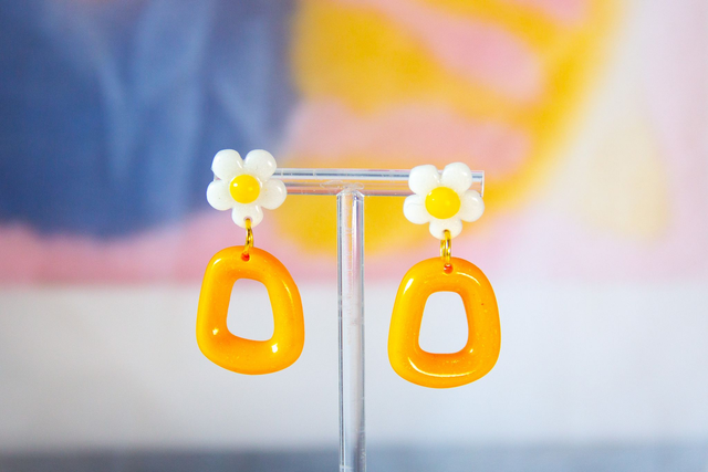 Retro Daisy Flower Earrings Orange