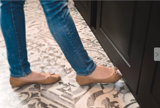 LED Fußkick Libero 3.0 mit Sprachsteuerung, weiß