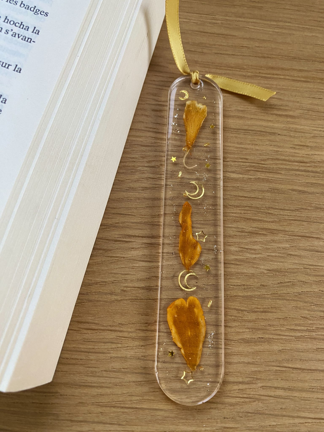 Marque page arrondi - rose d'Inde céleste