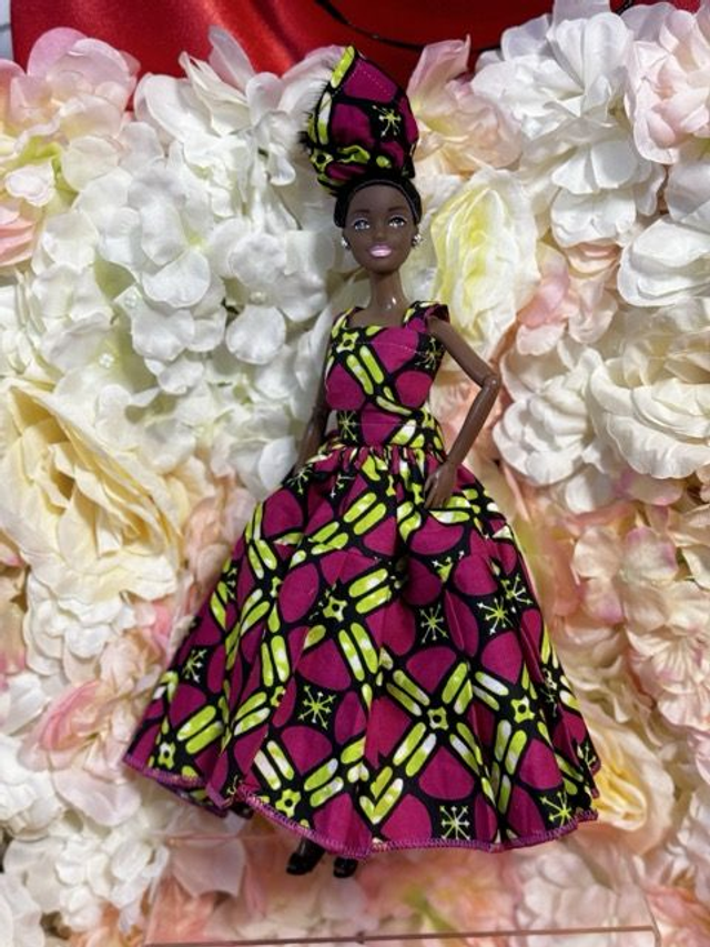 Poupée – Robe en Wax rose et vert & Coiffe assortie - Fait main