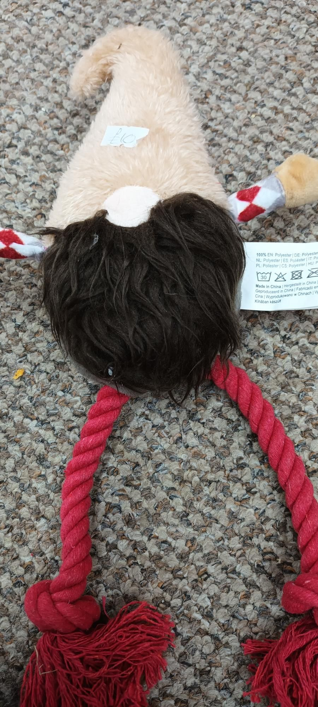 Sqeaky gnome with rope legs 