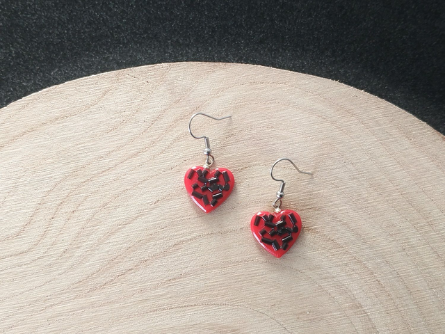Boucles d'oreilles cœur rouge et noir