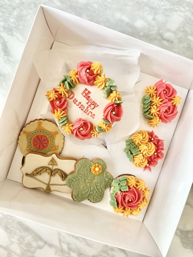 Diwali Dussehra Bento Cake &amp; Cupcakes