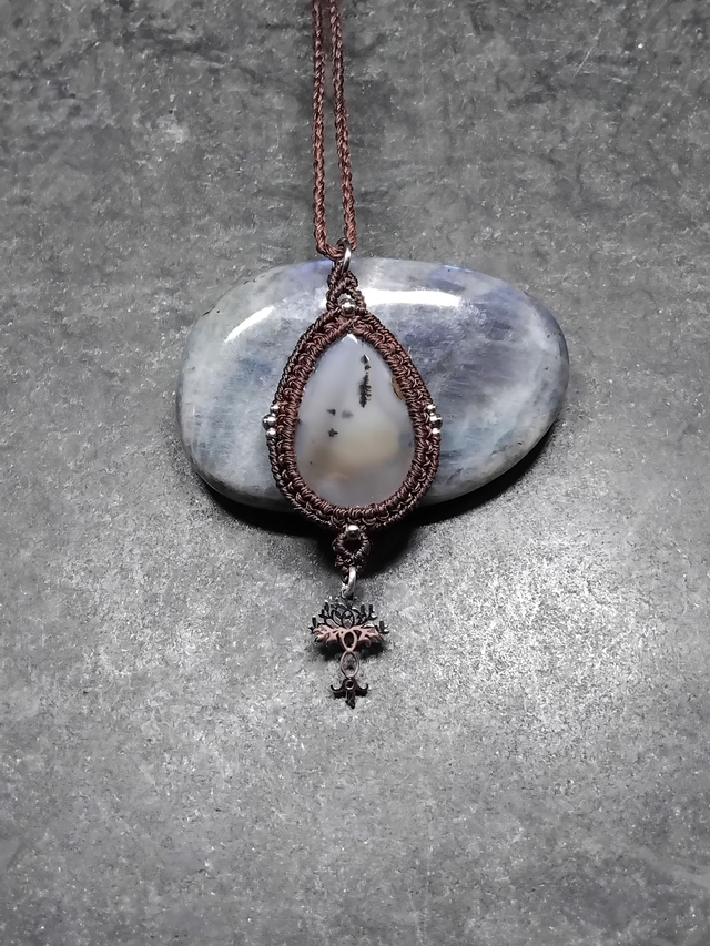 Collier en agate