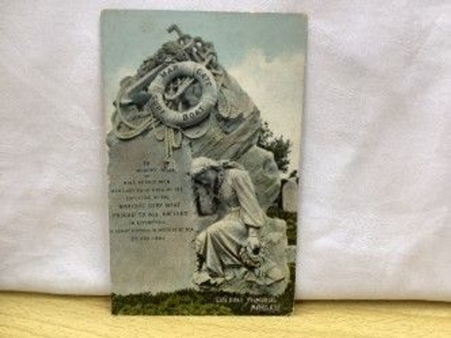 Margate, Life Boat Memorial, Kent, Posted 1906 The London View Co. postcard. Our Ref No. R212 £2.25