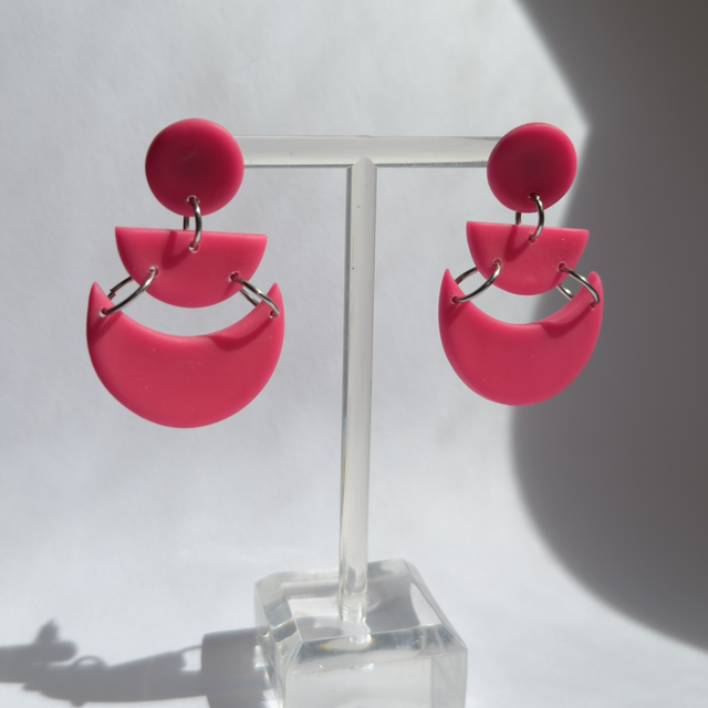 Pendientes Media Luna rosa neón