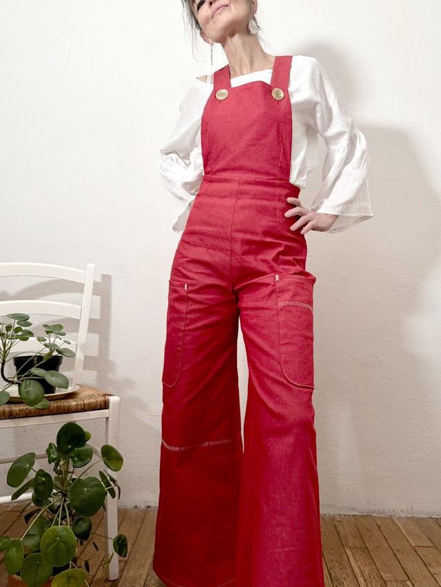 Salopette jean rouge à boutons T36 et 40