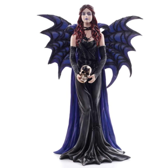 Fée moyenne - Noire tête de mort entre les mains