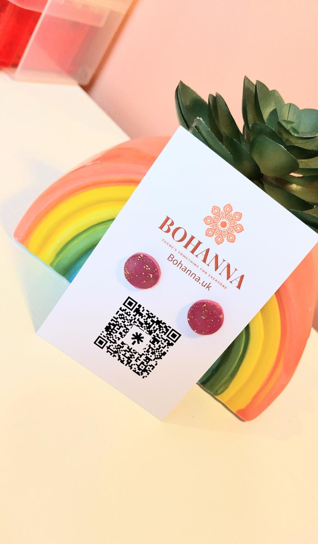 
💗 Raspberry Gold Stud Earrings — £8
