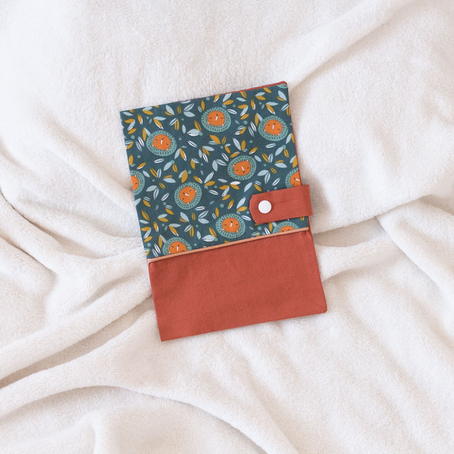 Protège Carnet de Santé Brique / Lions