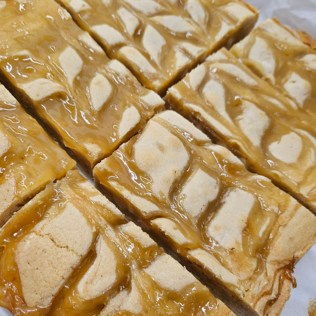 Lemon &amp; White Chocolate Blondie Slice