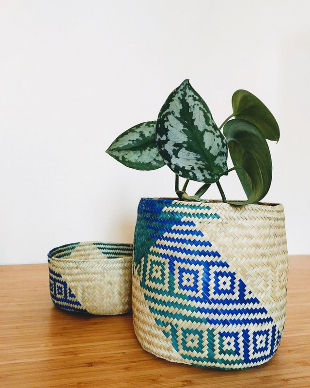 Panier en palme – frange bleu-vert 