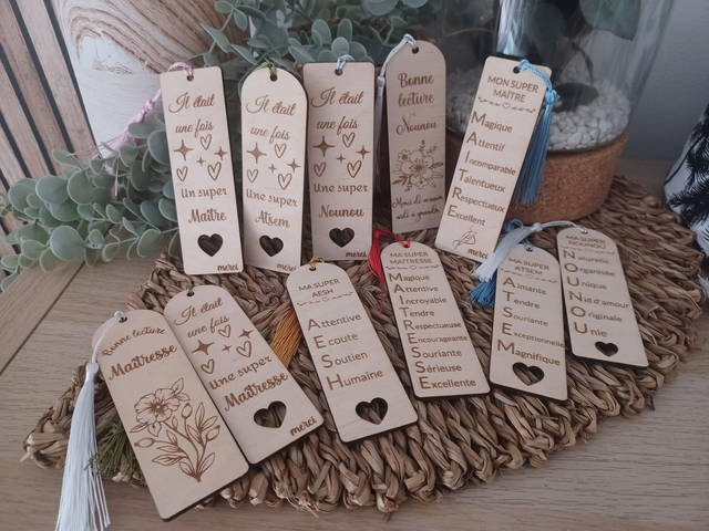 Marque page en bois " spécial cadeau de fin d'année scolaire"