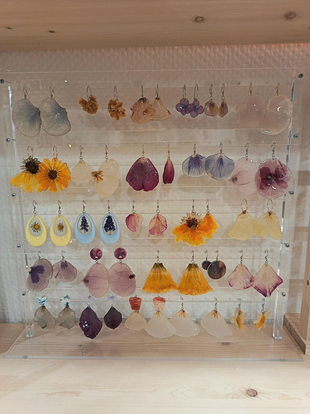 Boucle d'oreille fleurs ou pétale