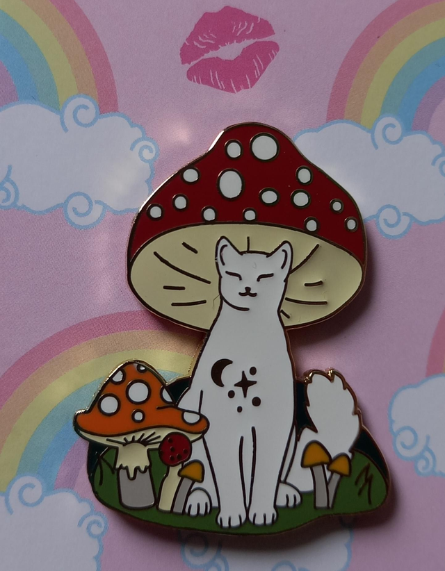 Spilla con illustrazione 