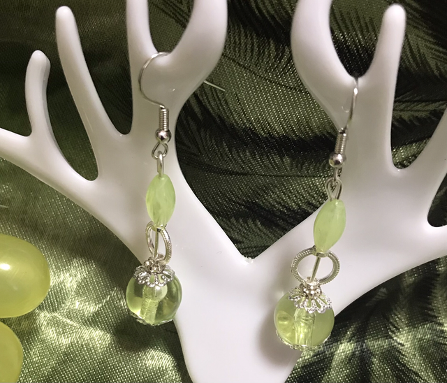Green Dangling Earrings- GDE56