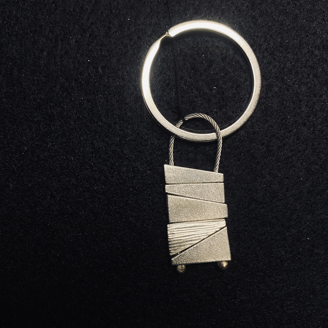 J994 PORTACHIAVI TRIANGOLI PICCOLO