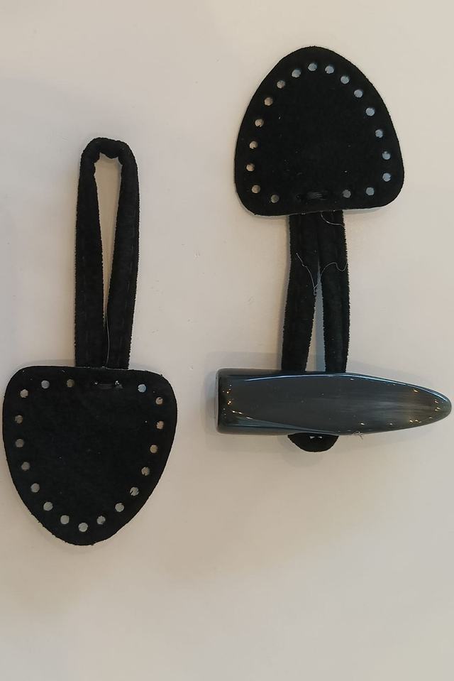 Knopen: Houtje touwtje suede