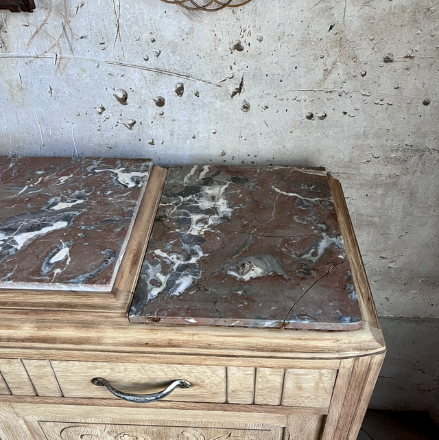 Buffet en chêne massif et plateau marbre