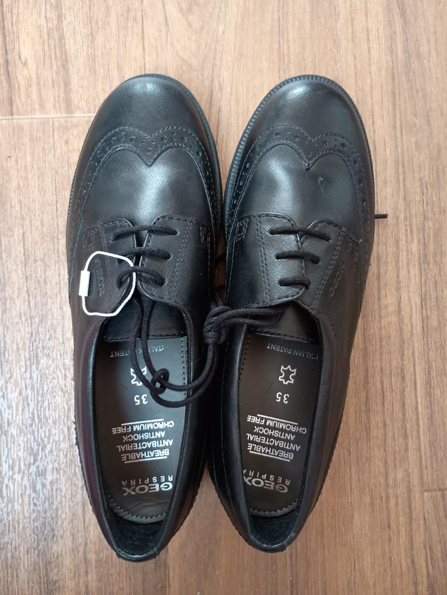 Geox size 35 lace-ups *BRAND NEW*