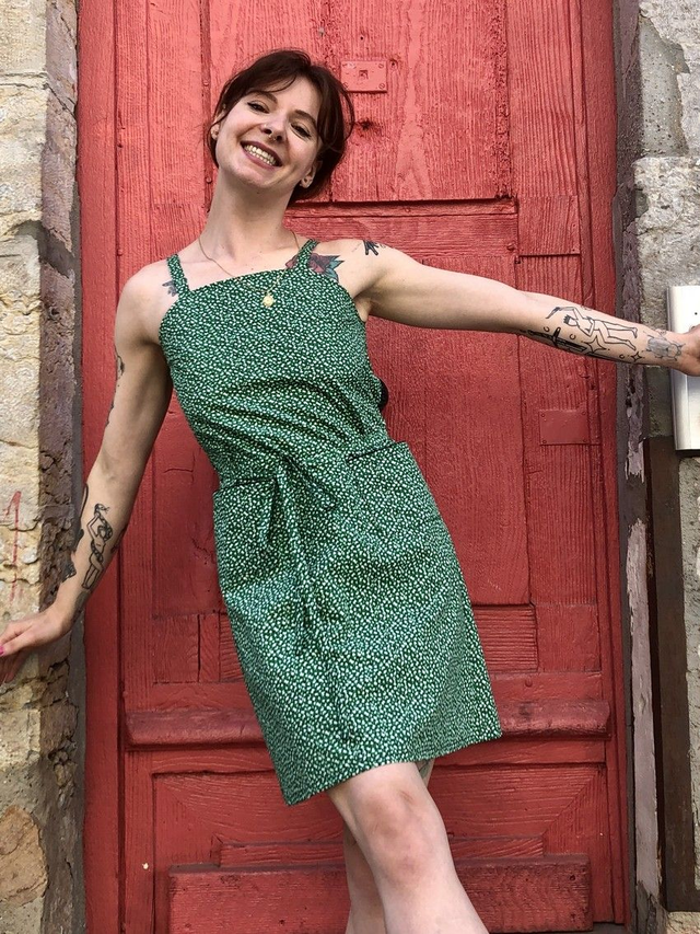 Robe Mikro verte fleurs blanches 