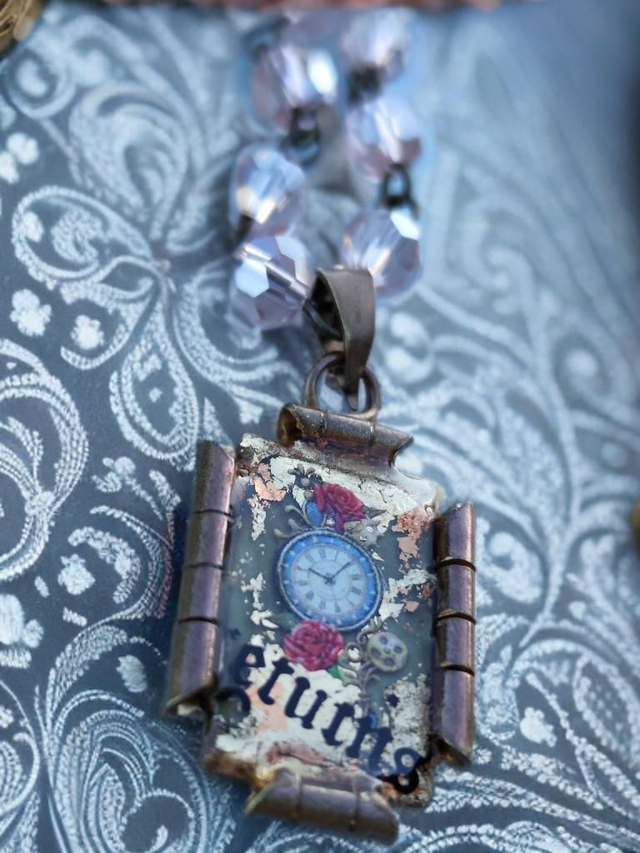 Collier 'Return Past's'