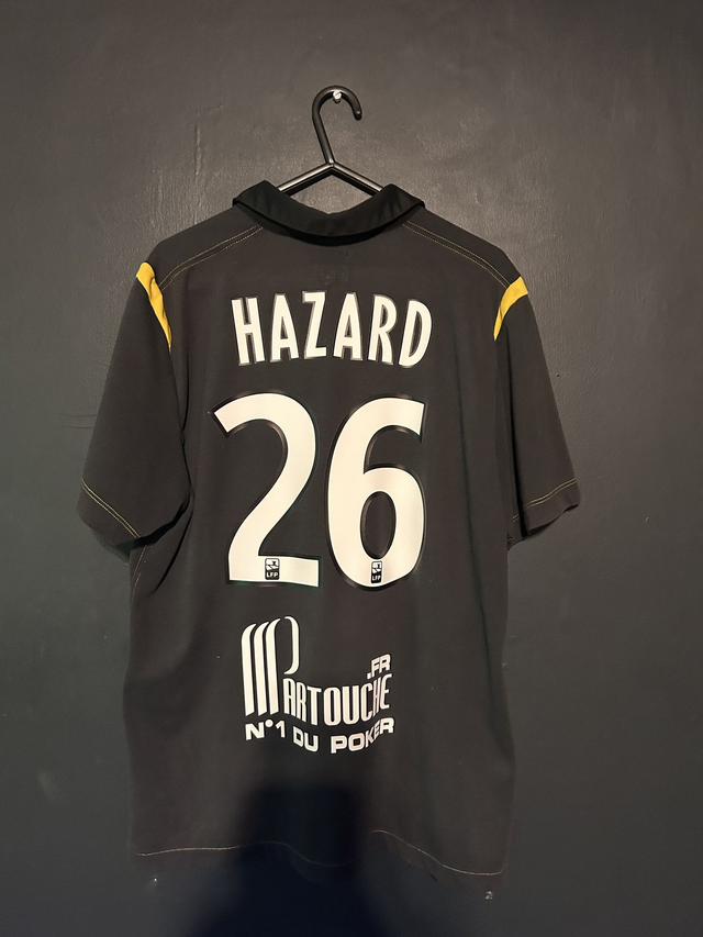 (M) Lille 2010-11 Third / HAZARD 26