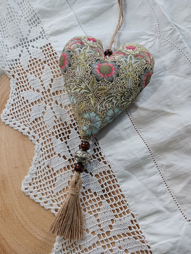 Art Nouveau Boho Tassel Hearts