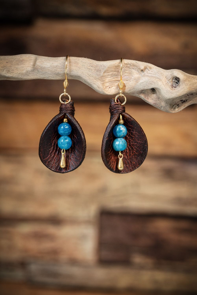 Nigelle - Boucles d'oreilles Apatite - Cuir véritable