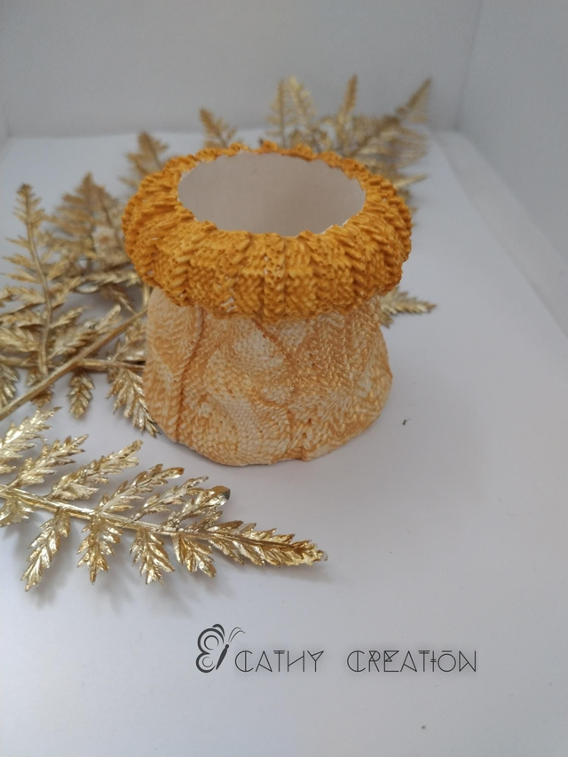 Pot façon pull 5.5 x 7 cm