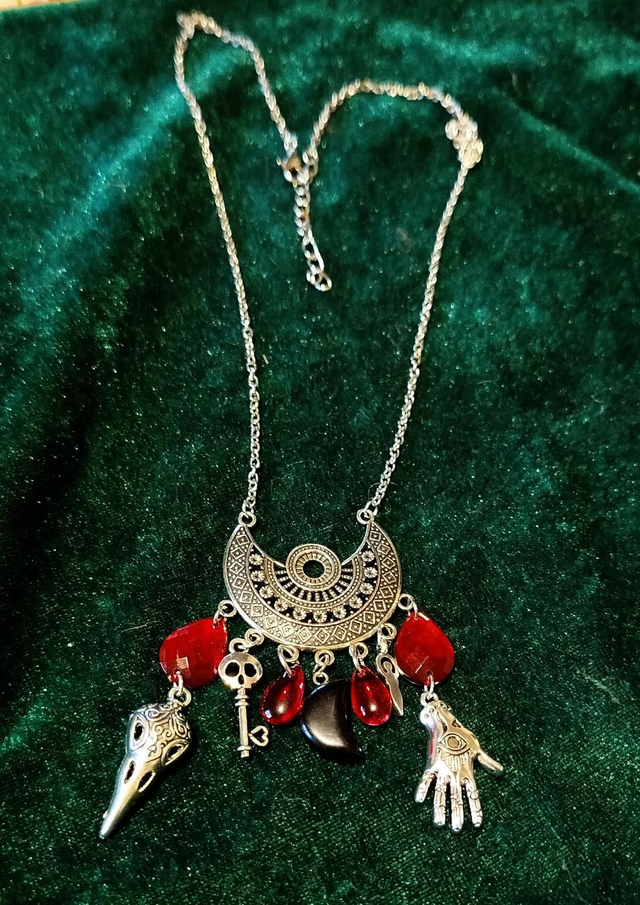 Collier corvax divinatio