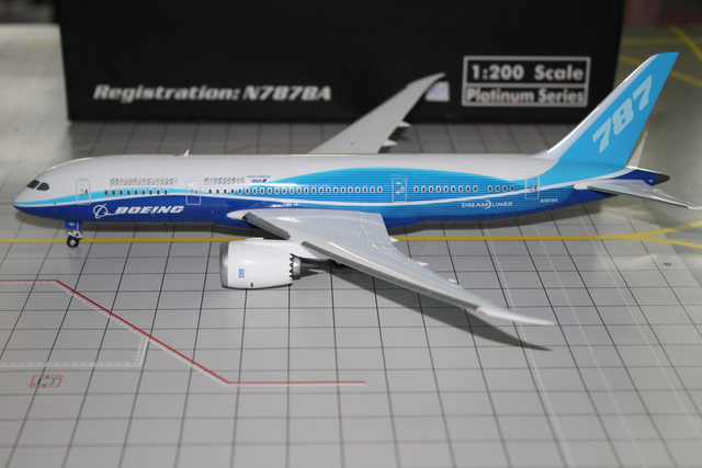 Boeing B787 (N787BA) Dreamliner, Boeing livery, 1:200, Phoenix