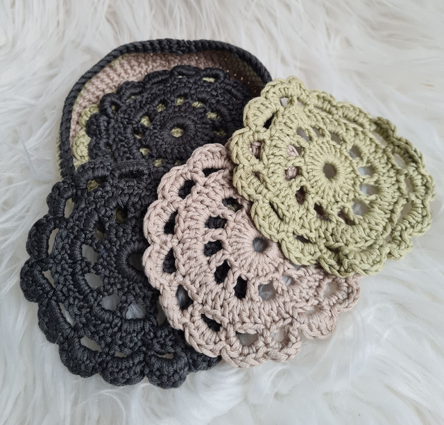 Crochet Coasters in Holder (Set of 6)