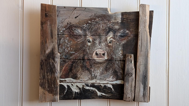 Calf in the snow - Handcrafted reclaimed wood
