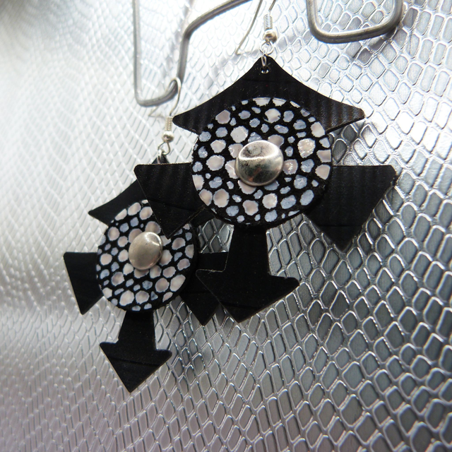 Boucle d&#039;oreille vinyle &quot;Chineese Ecaille&quot;  (1)