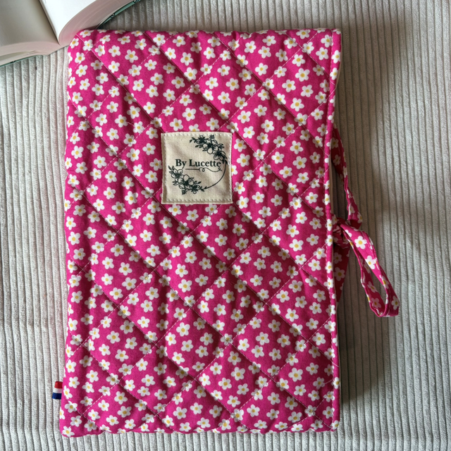 Pochette à livre matelassée fleurs fuschia