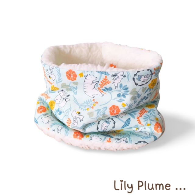 Col cache-cou premier âge renard et ours blanc 