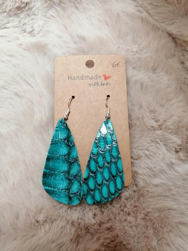 Boucles d'oreille pendantes en cuir