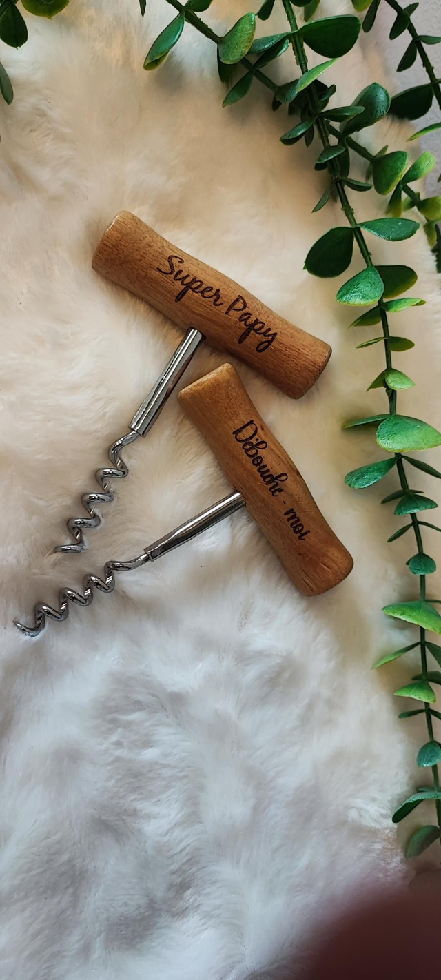 Tire-bouchon en bois