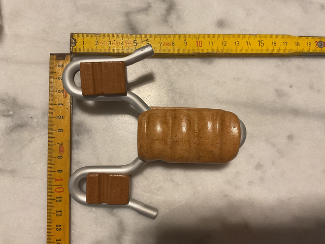 06B03 ... Lance pierre 