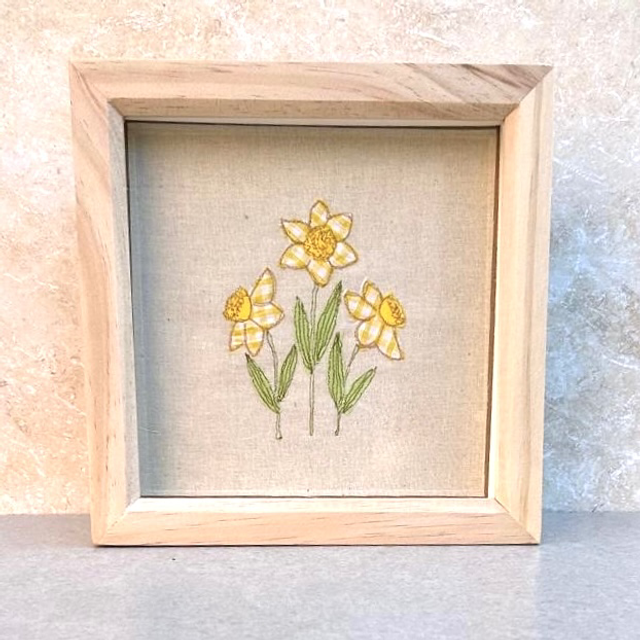 Free Motion Embroidery daffodils wall mounted picture - with frame 