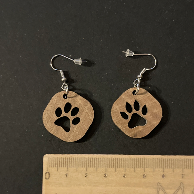 Chien et chat en noyer 