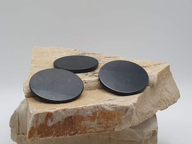 1 Plaquette Téléphone Rondes Shungite 30 mm 